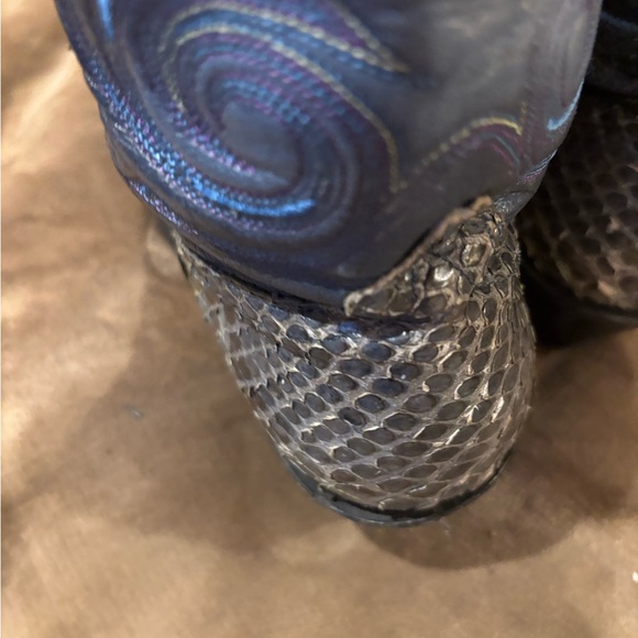 Snakeskin Patterned Ankle Boots - Picture 3 of 8